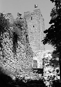 Waldenburg: Bergfried und inneres Tor (2000)