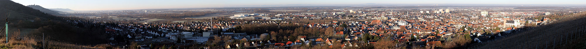 180° Panoramabild von Bensheim (Bildmitte ist Westen)