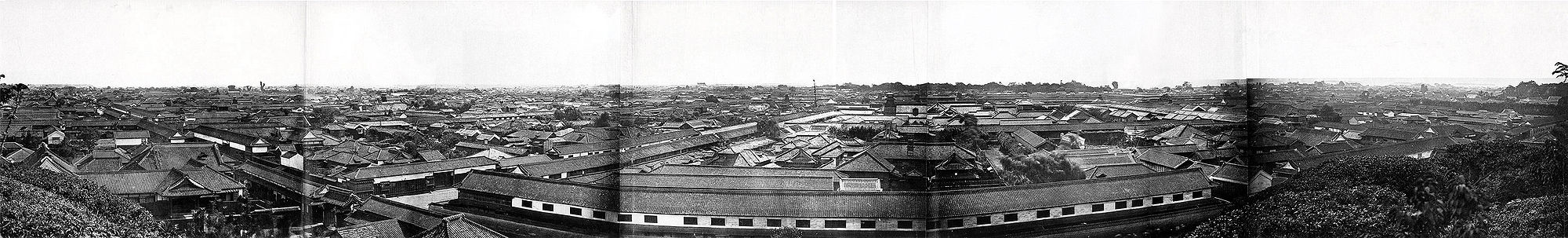 Panorama von Edo 1865/66 (Montage von Albumindrucken von fünf Photographien von Felice Beato)