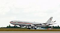 Airbus A340 of the German government 16+01.jpg