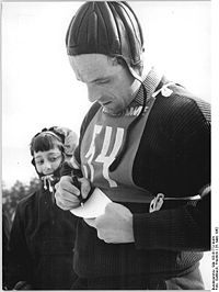 Bundesarchiv Bild 183-91772-0004, Oberwiesenthal, Nordische Kombination, Willy Egger.jpg
