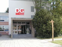 Haupteingang des Dientzenhofer-Gymnasiums