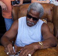 Earl campbell shaggybevo.jpg