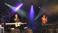 Sänger Jonathan und Bassist Jeremy beim Pinkpop-Festival, 30. Mai 2010