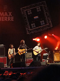 Max Herre (Mitte) auf der Bühne