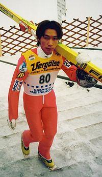 Hideharu Miyahira am 31. Dezember 1999 während der Qualifikation zum Neujahrsspringen in Garmisch-Partenkirchen