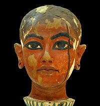 Tête de Toutânkhamon enfant (musée du Caire Egypte).jpg