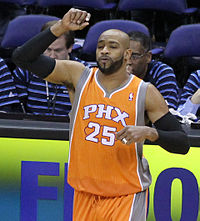 Vince Carter Suns cropped.jpg