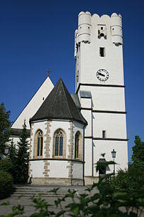 Markantes Wahrzeichen Kirchturm Arbing