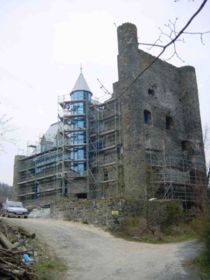 Burg Beilstein während des Ausbaus 2002