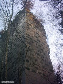 Ruine Haimburg – Ansicht der Nordecke der Schildmauer