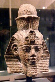 Porträtkopf des Pharaos Amenophis III.
