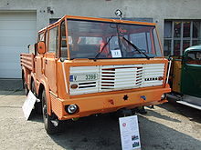 Brno, Řečkovice, Tatra 813.JPG