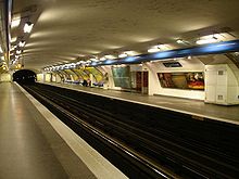 Metro-Paris-Ligne-1-station Argentine 01.jpg