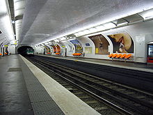 Metro Paris - Ligne 12 - Station Rennes.jpg