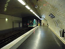 Metro Paris - Ligne 2 - Porte Dauphine.jpg