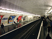 Paris Metro - Ligne 3 - Pont de Levallois - Becon 02.jpg