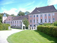 Farbfoto des Sinninger Schlosses im Sommer