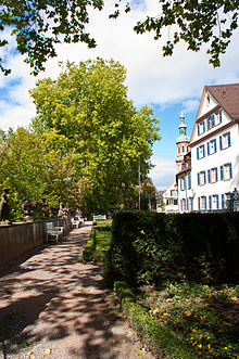Vinzentinusgarten und -haus.jpg
