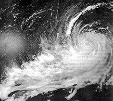 Hurrikan Faith am 1. September 1966 auf dem Weg zum Cape Hatteras an der Küste von North Carolina.