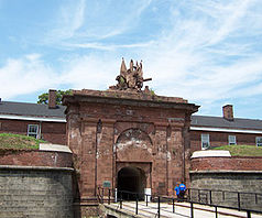 Eingang zu Fort Jay