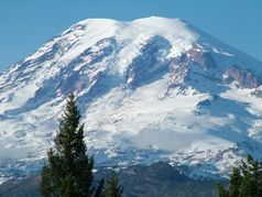 Südostansicht von Mount Rainier mit dem Gletscher Nisqually