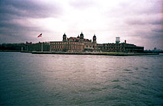 Ellis Island vom Westen gesehen (Herbst 1996)