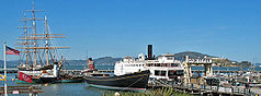Historische Schiffe am Hyde Street Pier, San Francisco Maritime National Historical Park
