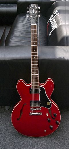 Gibson ES-335 red.jpg