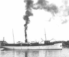 Die Richard With im Hafen von Svolvær (1910)