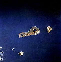Onekotan-Insel, 1994 (Norden etwa links)
