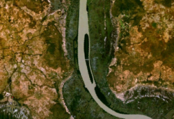 NASA World Wind-SatellitenbildDer Gambia fließt hier im Bildausschnitt in südlicher Richtung.