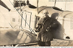 Rimo Dohrn vor seiner AEG B.I im Jahr 1914.
