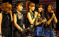 4minute – Ga Yoon, Ji Yoon, Hyun A, So Hyun, Ji Hyun(von links nach rechts)