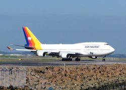 Eine Boeing 747-400 der Air Pacific