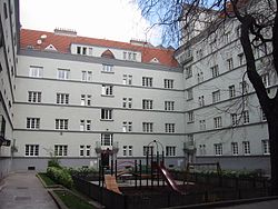 Innenhof des Anton-Schrammel-Hofs