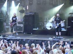 Apulanta bei einem Konzert in Tampere, 2006