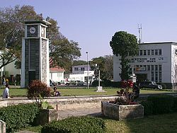 Im Zentrum von Arusha. (2004)