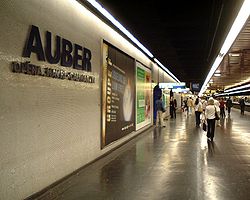 Auber-RER-Paris-2005-Platform-1.jpg