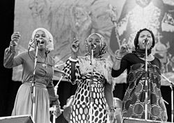 Judy Mowatt, Rita Marley und Marcia Griffiths (von links nach rechts)