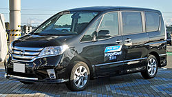 C26 Nissan Serena.jpg