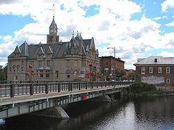 Rathaus und Mississippi River