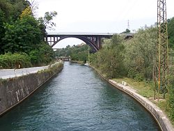 Brücke der E64 (A4) über die Adda