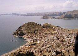 Blick auf Copacabana und den Titicaca-See