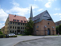 Cruciskirche Sondershausen. Blick auf die Westseite. Links das ehemalige Hospiz