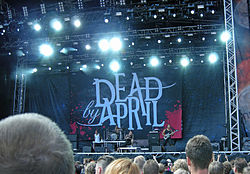 Dead by April live während des Sonisphere Festival 2011