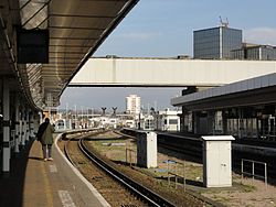 East Croydon station platforms.jpg