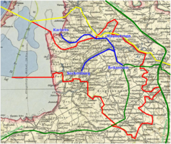 Die Strecken der Elchniederungsbahn (blau).Die Staatsbahnstrecken der Region sind grün, die bis 1920 geltende Kreisgrenze rot und die heutige litauisch-russische Staatsgrenze gelb eingezeichnet.