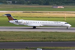 Ein Bombardier CRJ900 der Eurowings in Lackierung der Lufthansa Regional