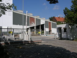 Aktuelle Außenansicht der eh. Markthalle II, in der Phase des Umbaus als Erweiterung für das Jüdische Museum (August 2011)